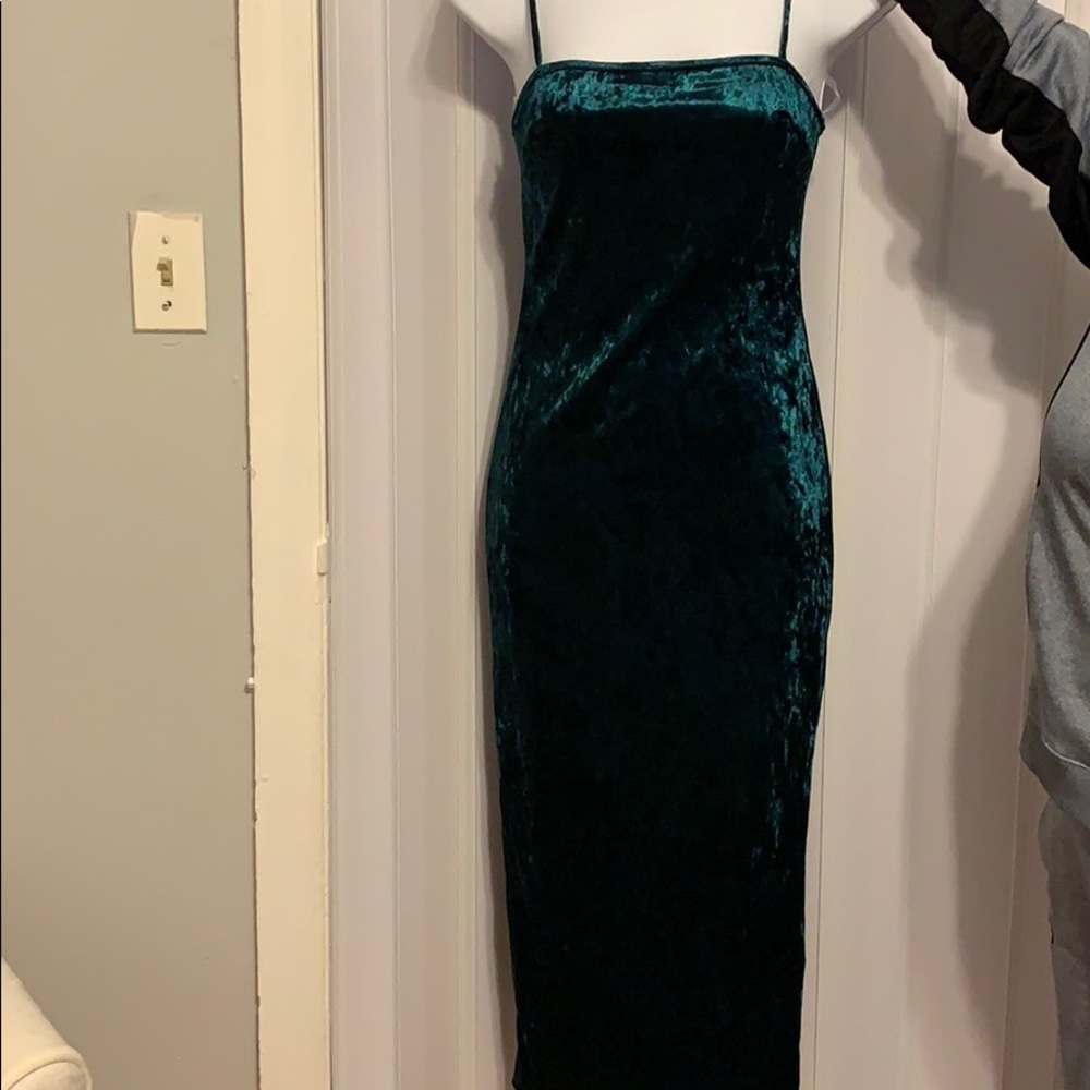Midi green velvet dress